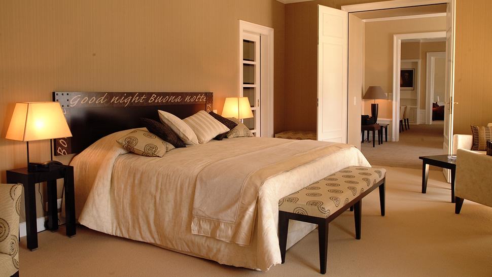 colorful-beige-bedroom